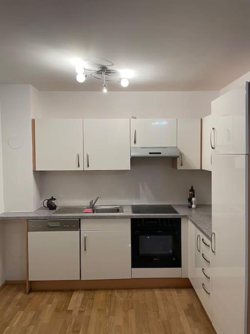 Apartment Modern And Comfortable Next To Mainstation
