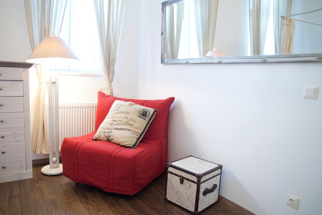 Vintagehome Schoenbrunn
