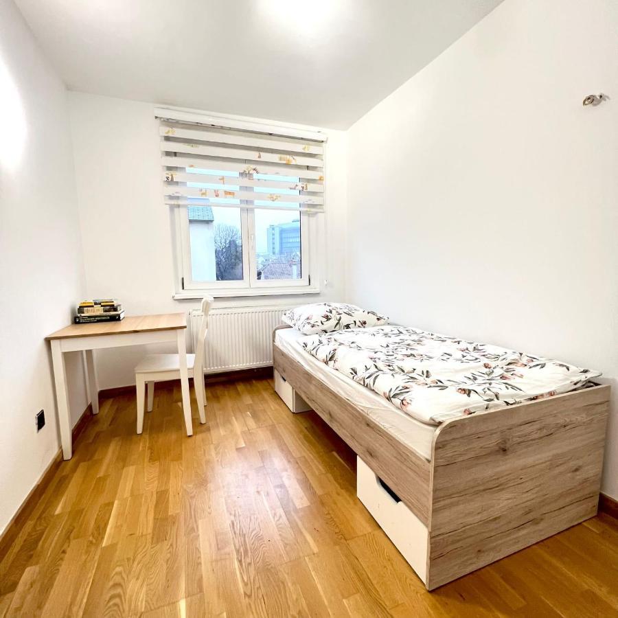 Spacious With Terrace Apartment