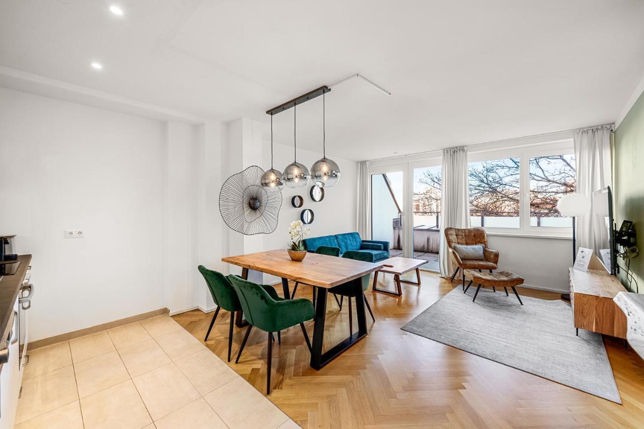 Chic Residences #suite 14 *