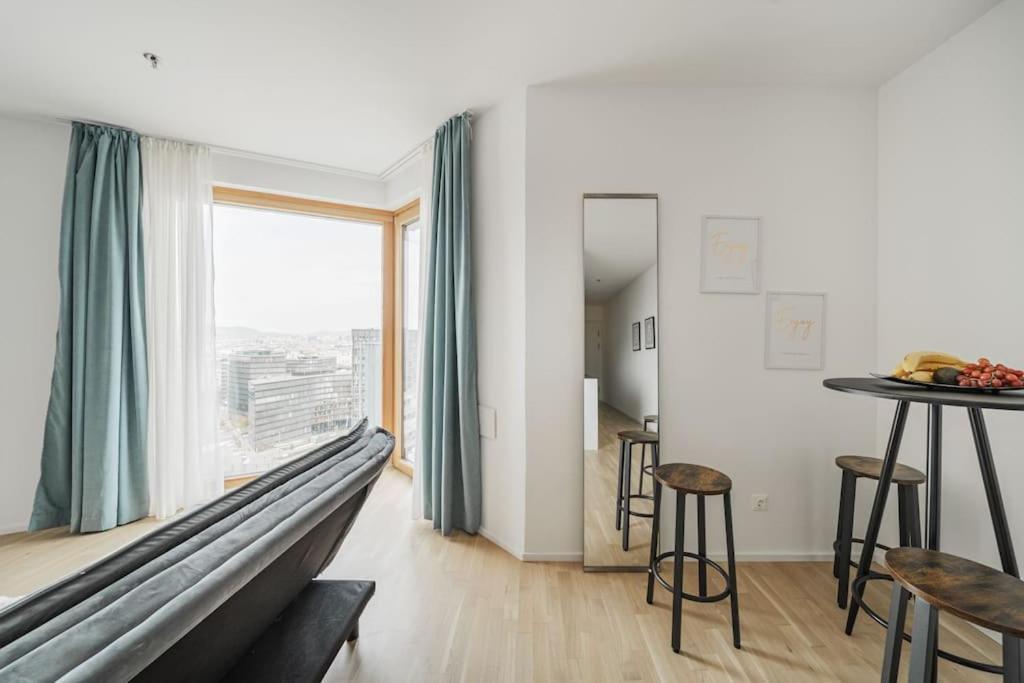 Sky Mit Balkon * Vienna