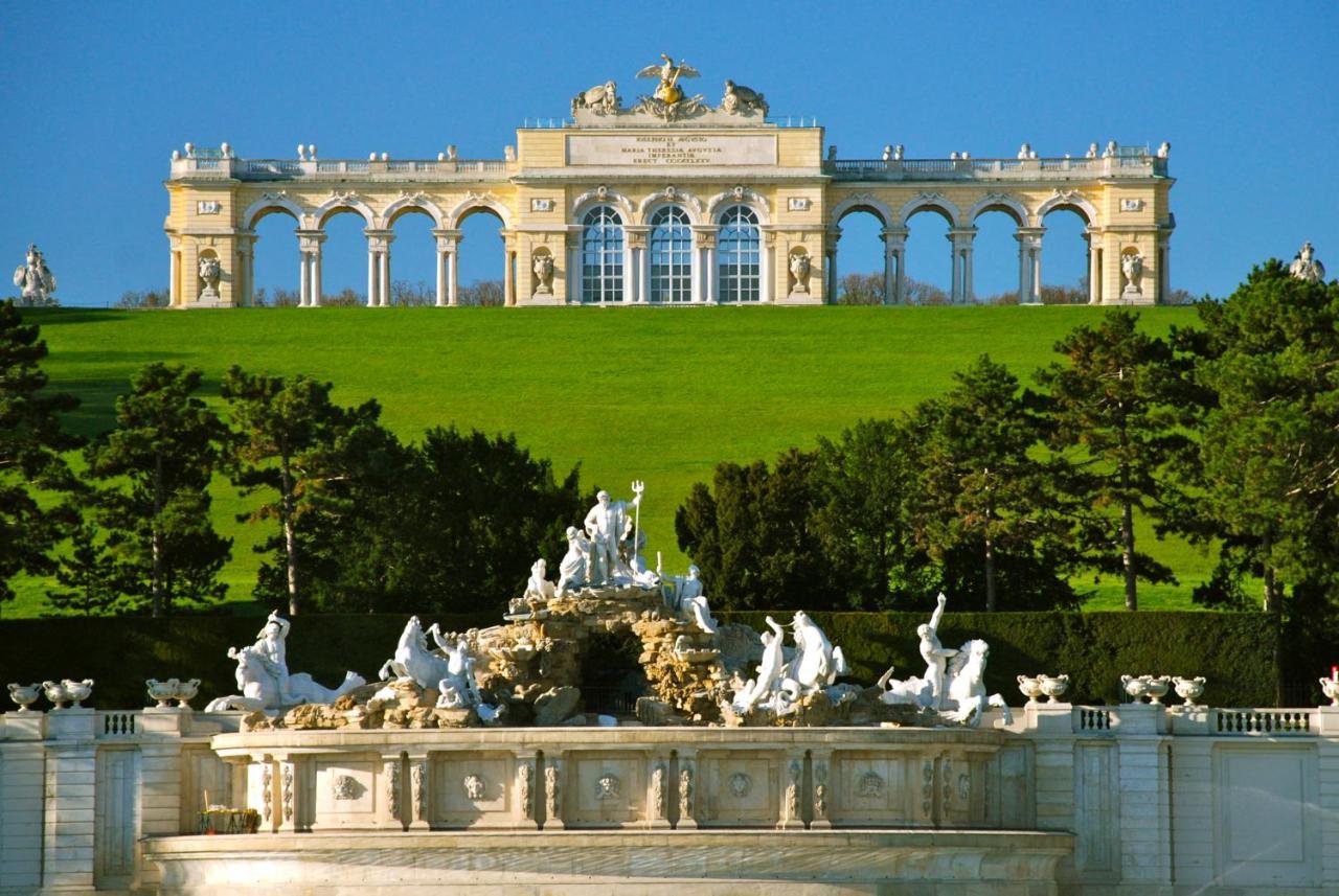 I Self Check In * Vienna