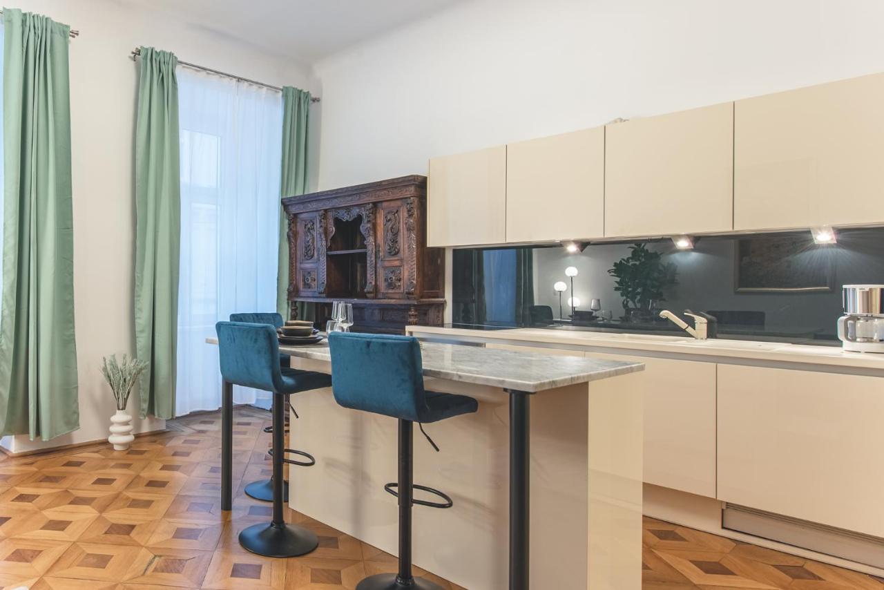 City-apartment In Center Of Apartment