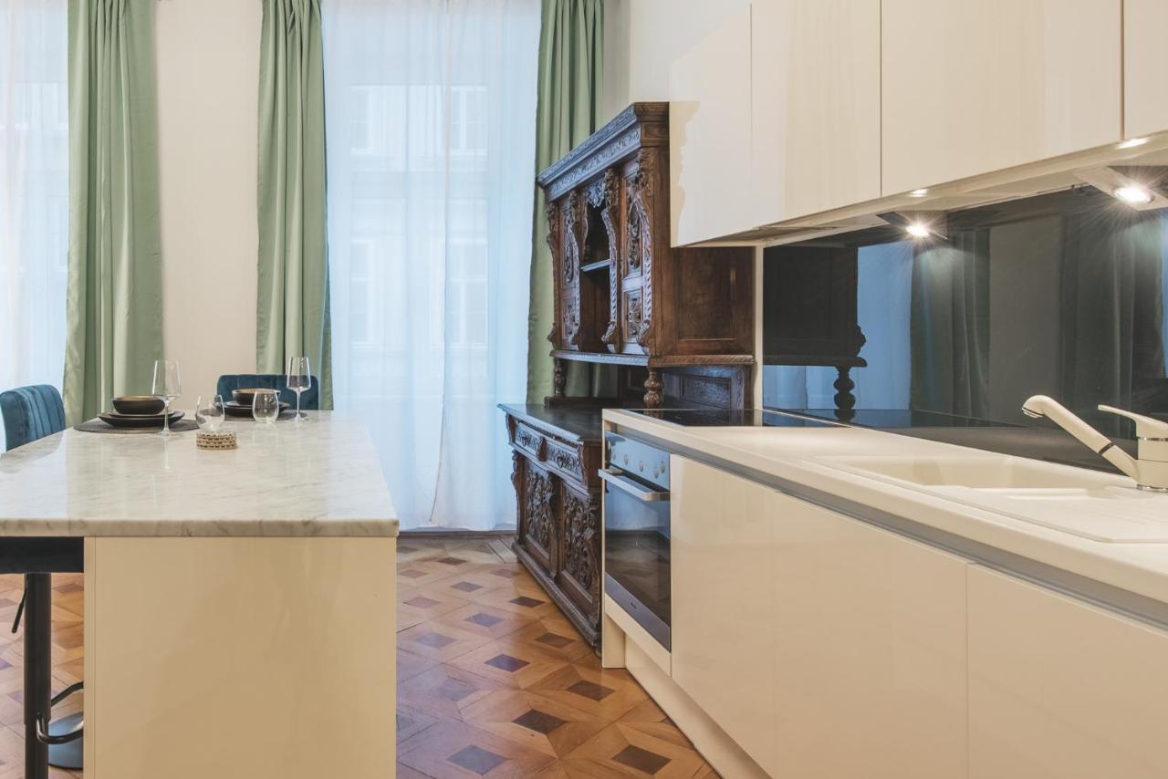 Apartment City-apartment In Center Of