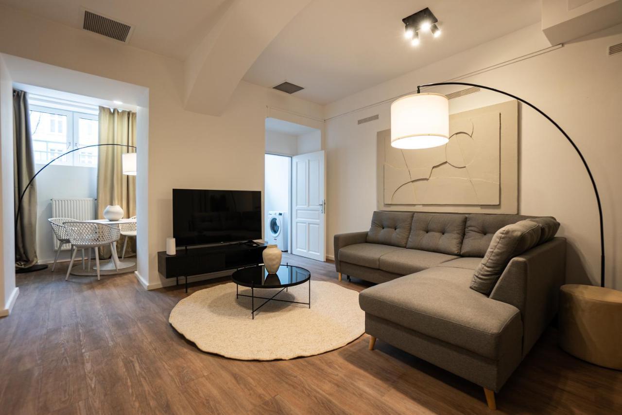 Apartment Riverside Work & Rest: Stylish