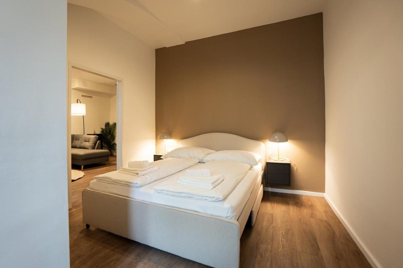 Stylish With Dedicated Working Space And Super King-size Bed Located Between Centre And Donau River Appartamento