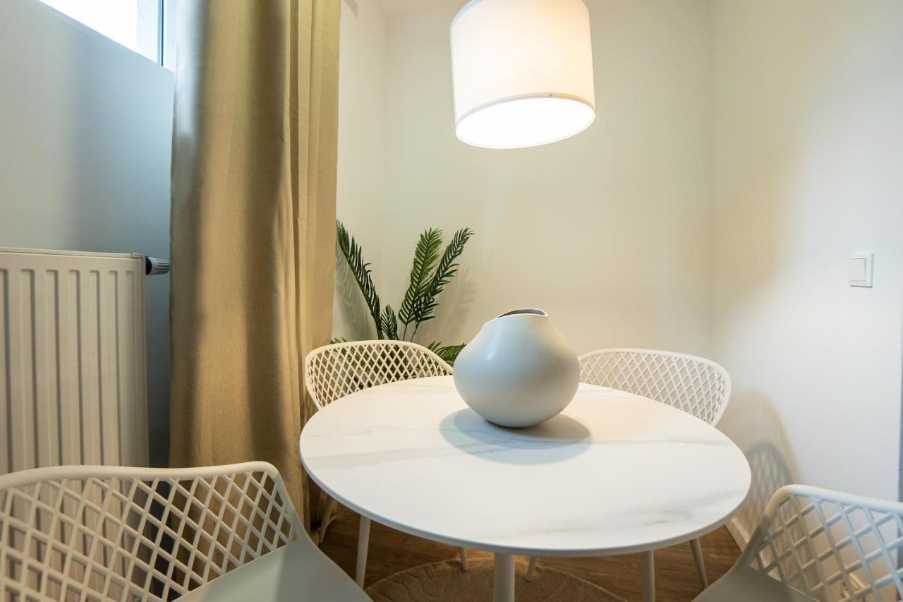 Appartamento Stylish With Dedicated Working Space And Super King-size Bed Located Between Centre And Donau River