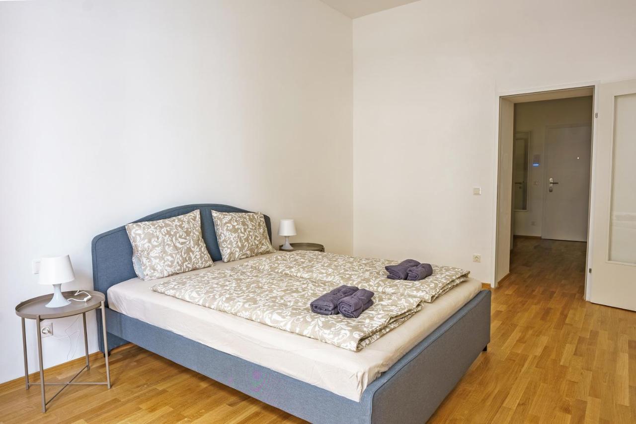 Ottakring Apartment *