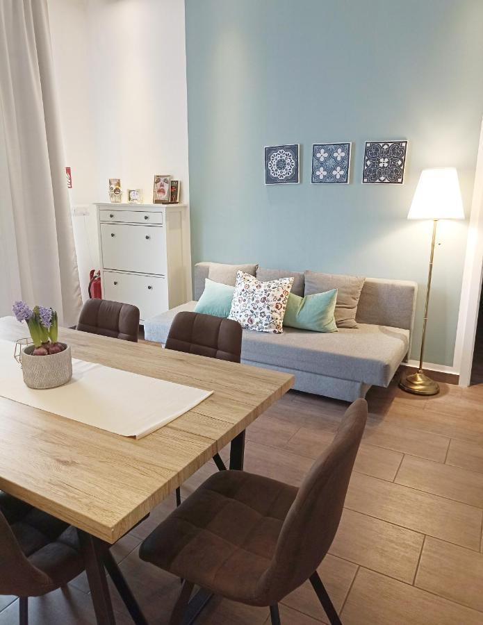 3 Bedrooms With Ensuite Bathrooms Apartment