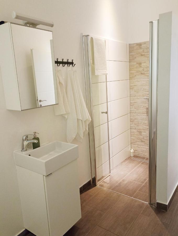 3 Bedrooms With Ensuite Bathrooms Apartment