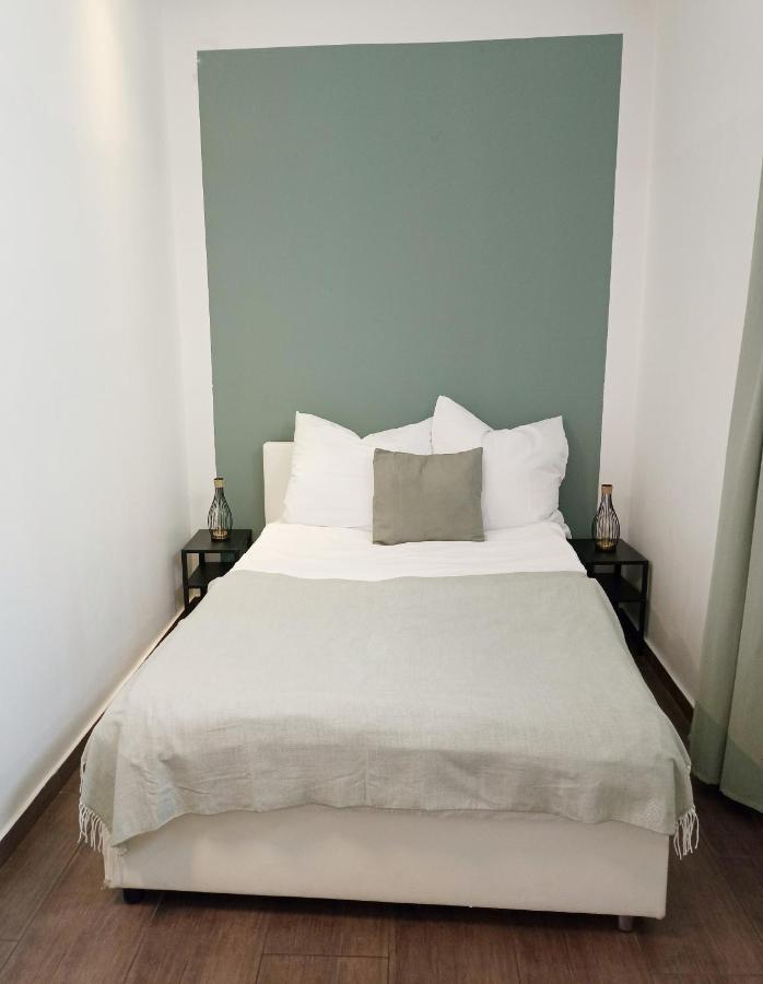 3 Bedrooms With Ensuite Bathrooms