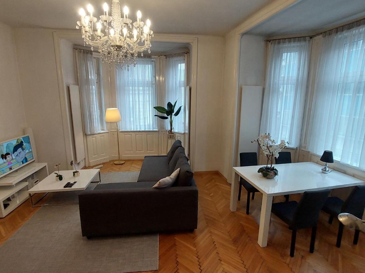 Apartment Romantic Living By Interhome *