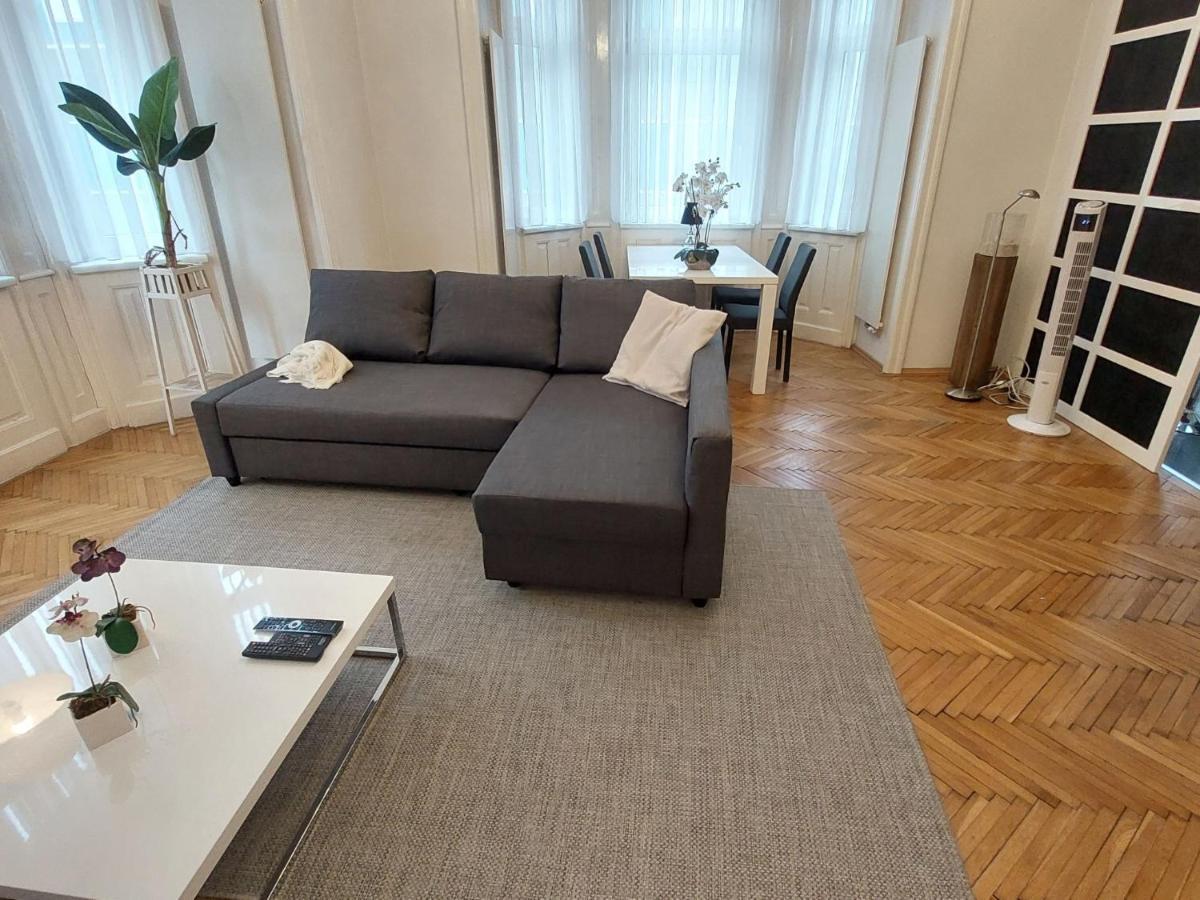 Apartment Romantic Living By Interhome