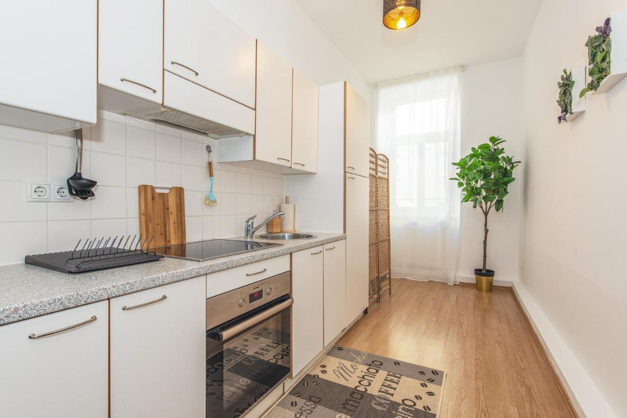 Beautiful - 12 Minutes To Center Apartment *