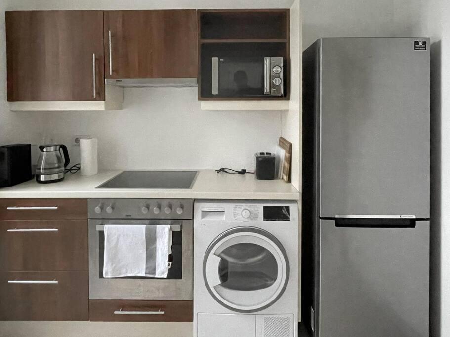 Apartment Modern & Charming @ Quarter! 7min To Center