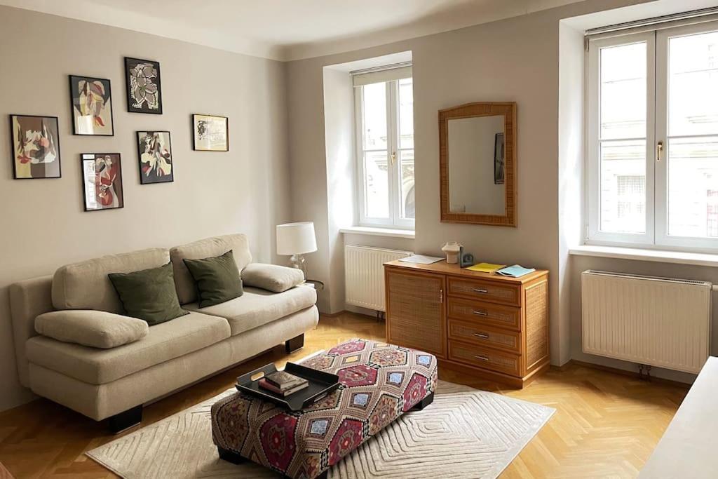 Apartment Modern & Charming @ Quarter! 7min To Center *