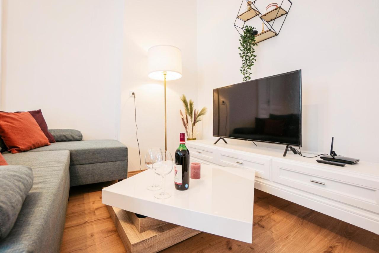 Coupledream - 10min To Center! Apartment