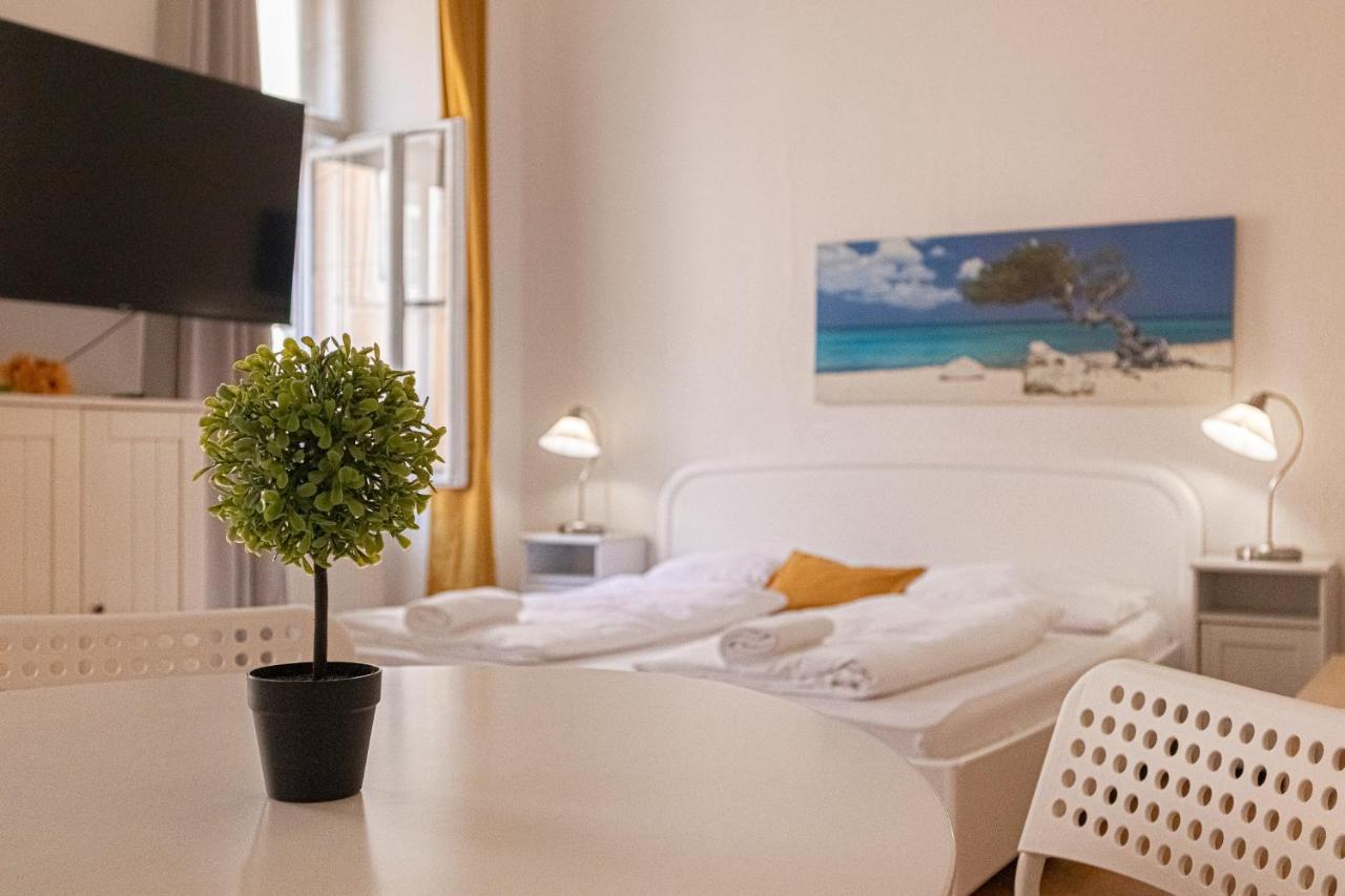 Apartment Peerles 2br Apt. Perfectly Situated&well Connected