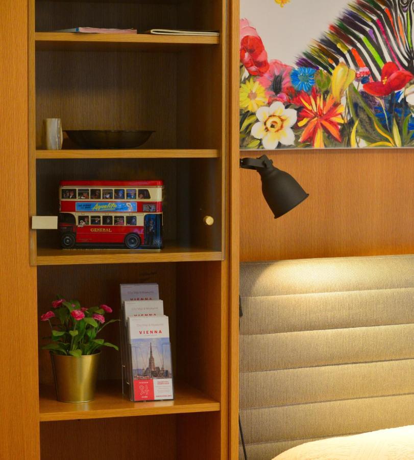 Apartment Charming With Balcony In Hip & Trendy Margareten