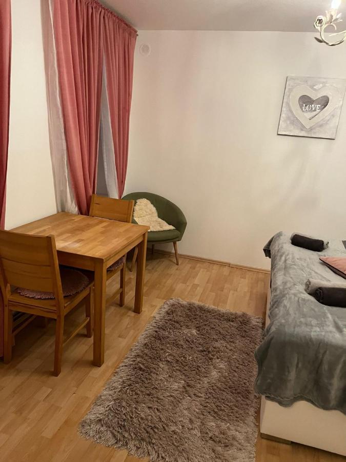 Apartment & Business 1150 *