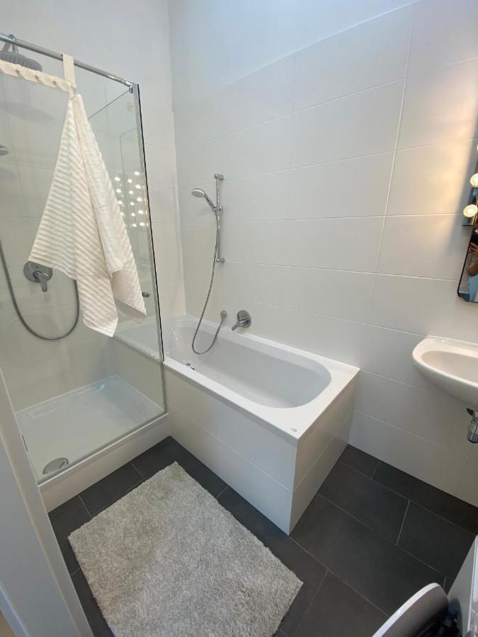 Apartamento Stilvolle Dachgeschosswohnungen Mit Balkon In Innenstadt Naehe *