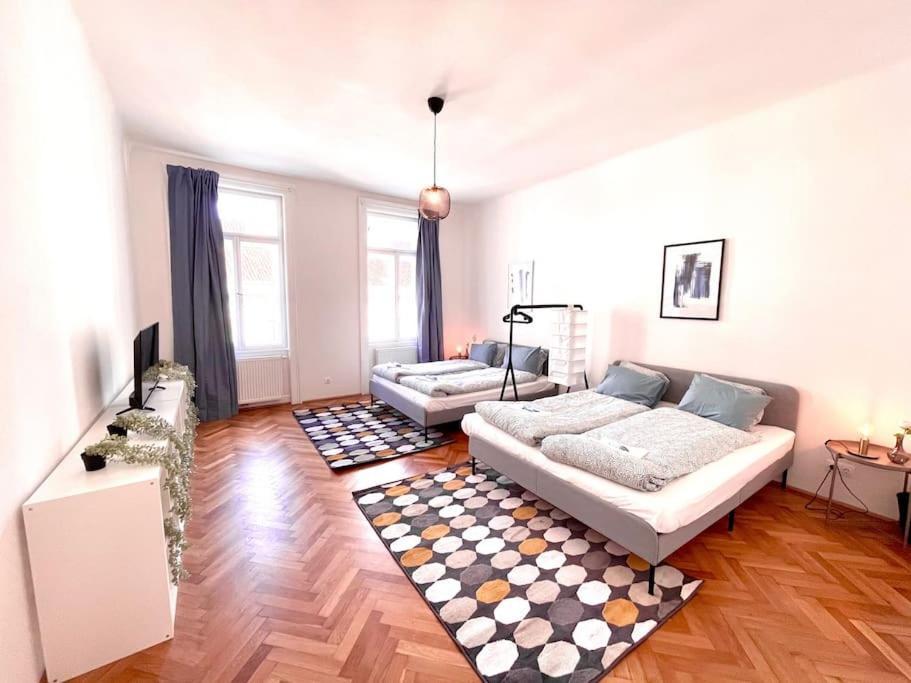 Brand New Spacious & Stylish Aptmt In City-centre Apartment *