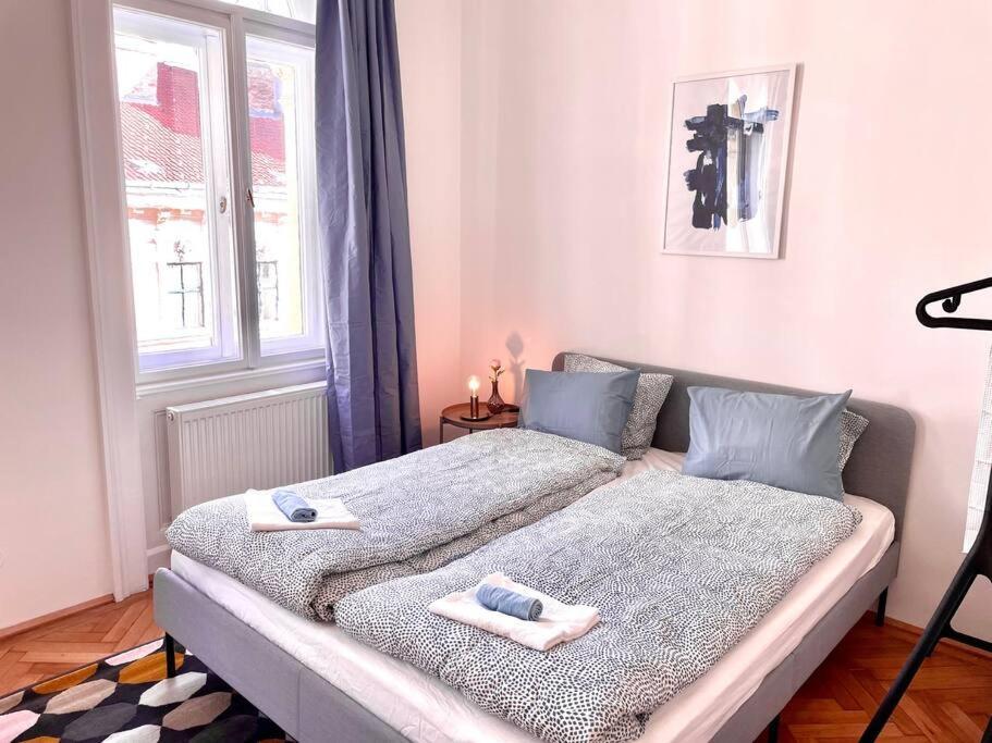 Brand New Spacious & Stylish Aptmt In City-centre Apartment *
