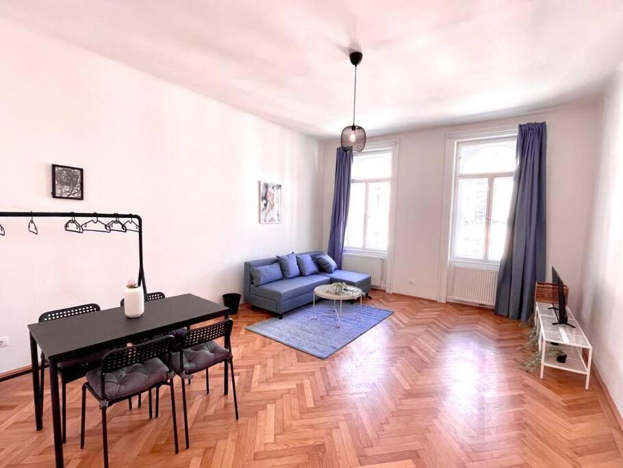 Brand New Spacious & Stylish Aptmt In City-centre Apartment Vienna