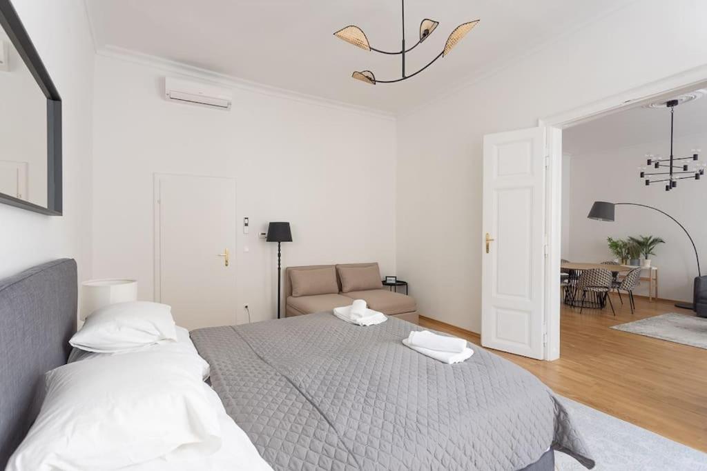 Apartment Franz 23 - Typical Viennese In The Heart Of