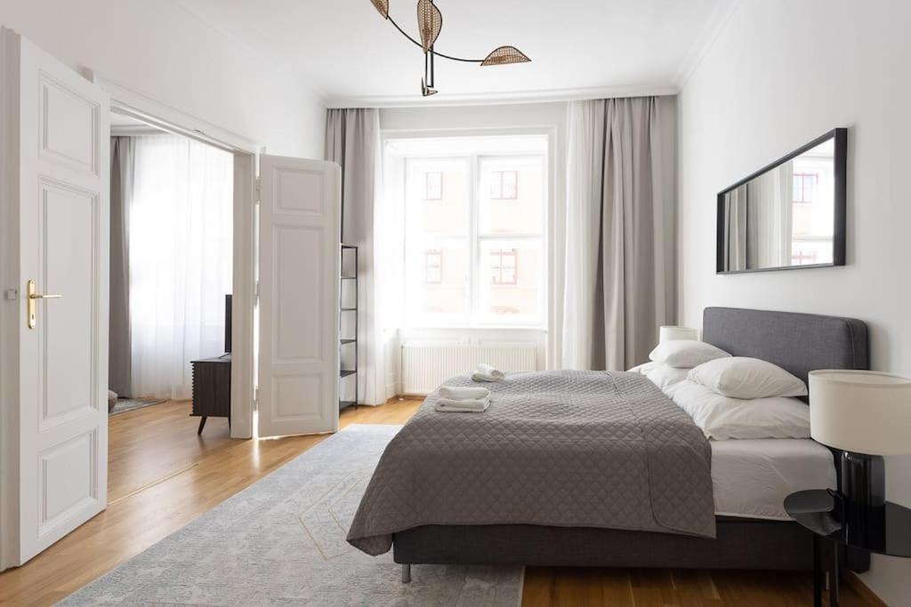 Apartment Franz 23 - Typical Viennese In The Heart Of *