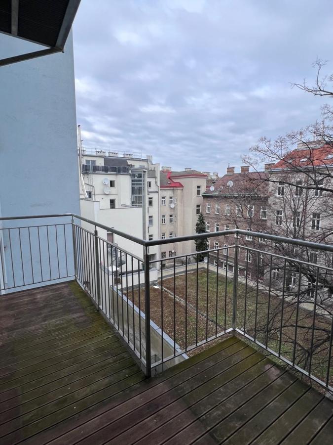 Delightful 1 Bedroom Near Schoenbrunn And Westbahnhof With Big Porch * Vienna