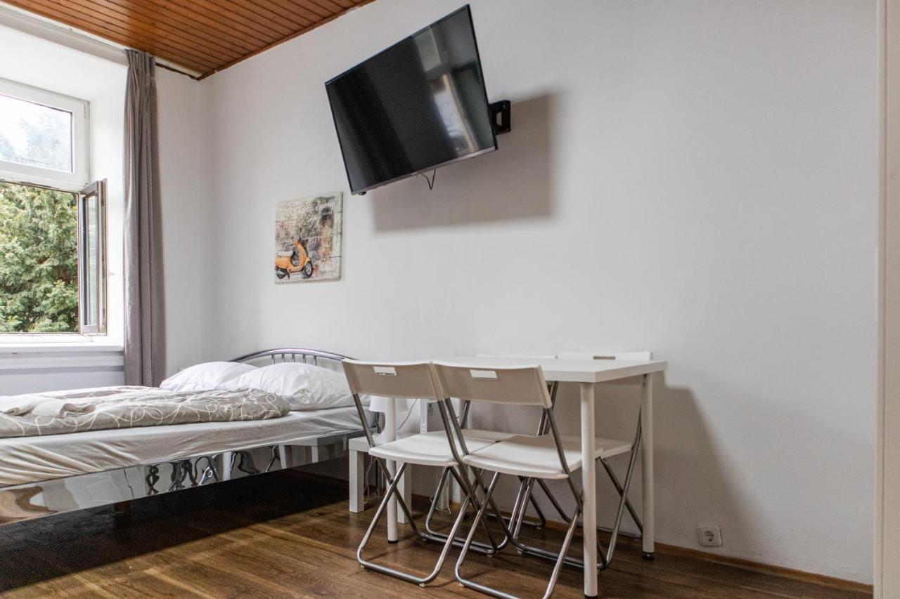 Apartment Neat Near Millenium Tower *