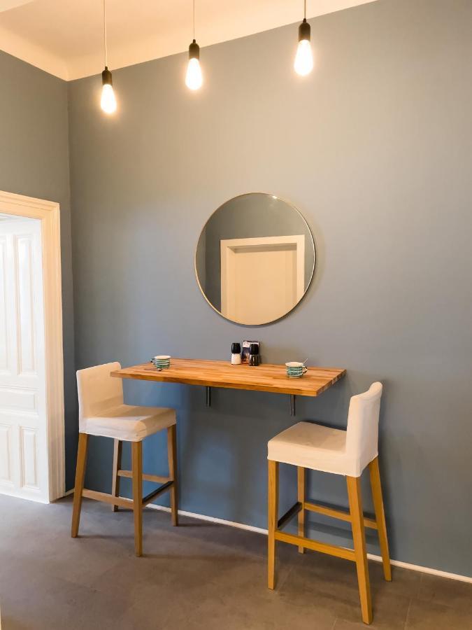 And Stylish Apartment *