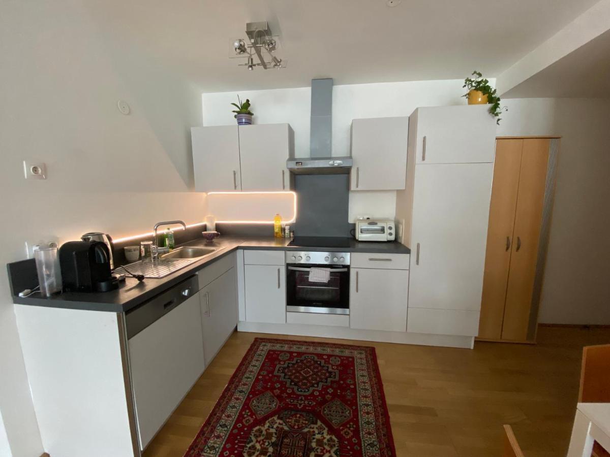 9 Stops Away From City-centre Apartment *