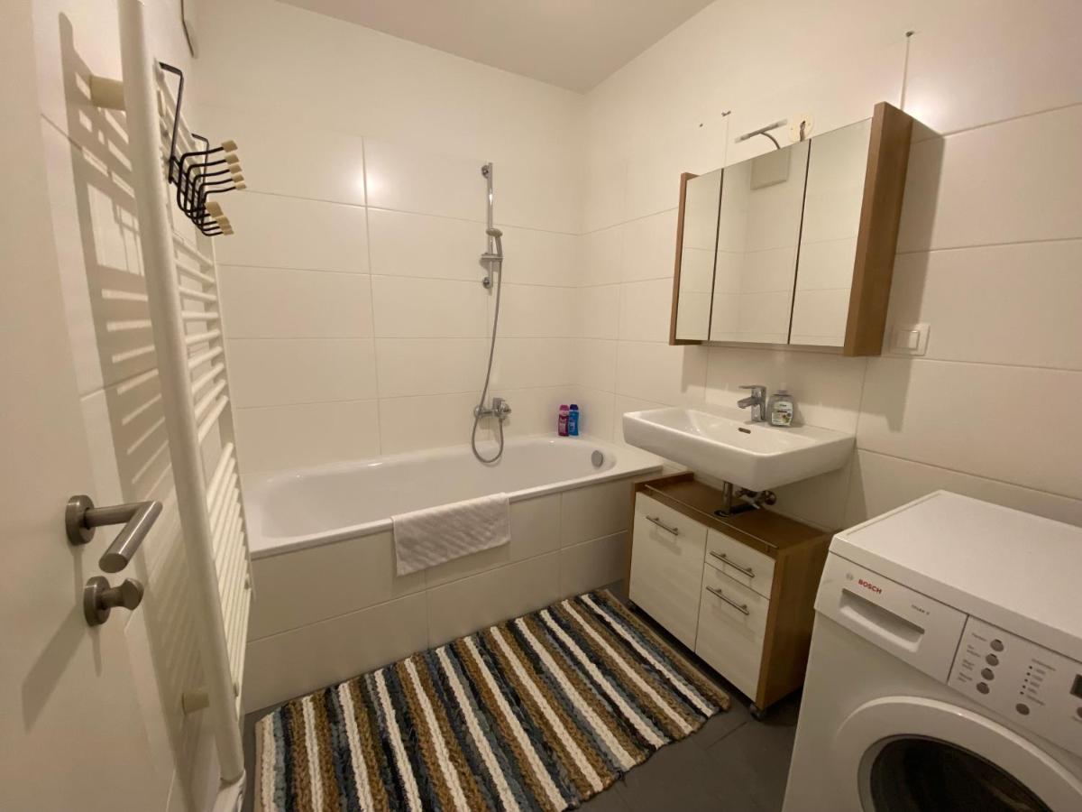 9 Stops Away From City-centre Apartment