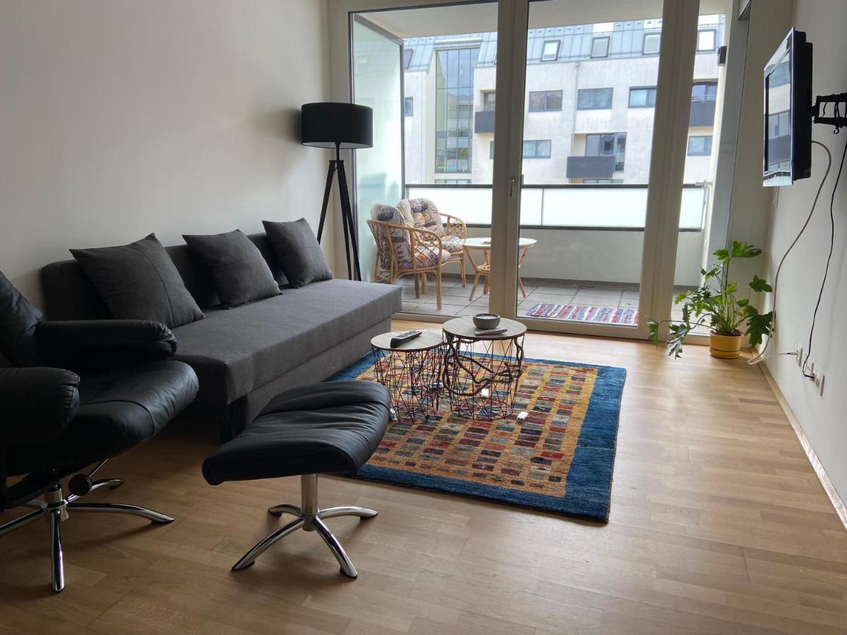 Apartment 9 Stops Away From City-centre