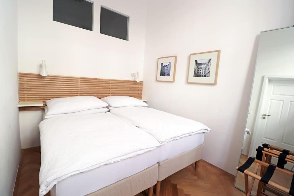 Center Apt In Best Area Near Park & Danube 20'to Airport Apartment *