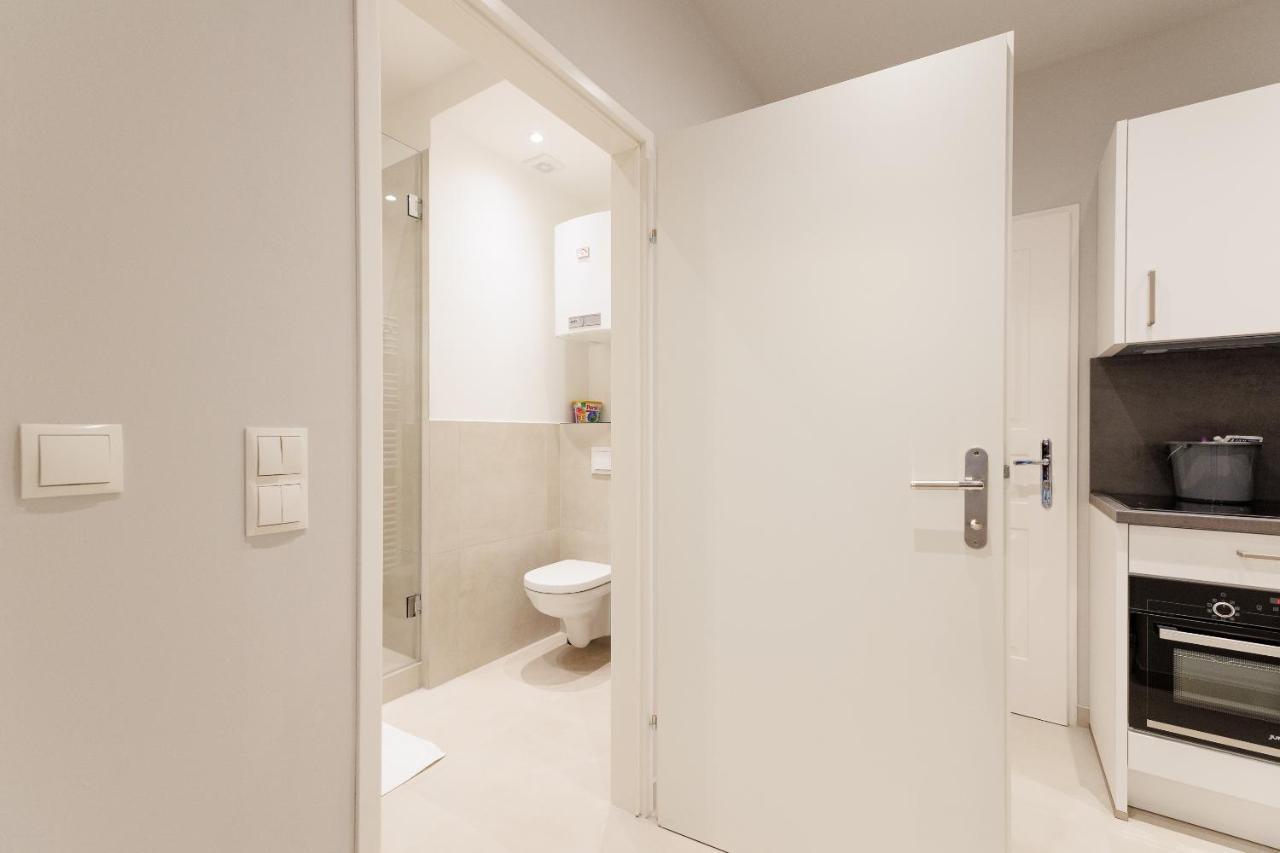 Crown 6 Apartment *