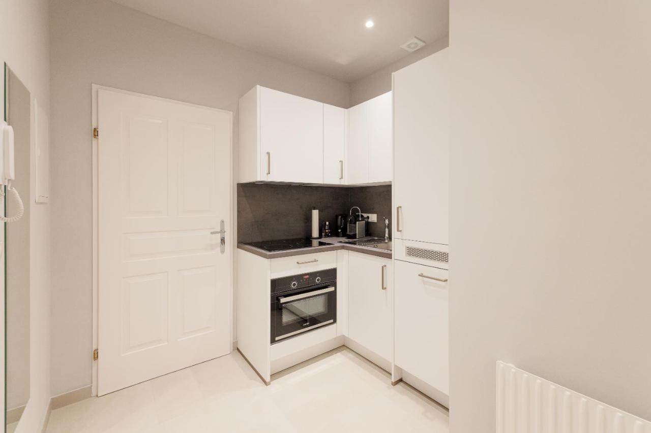 Crown 6 Apartment