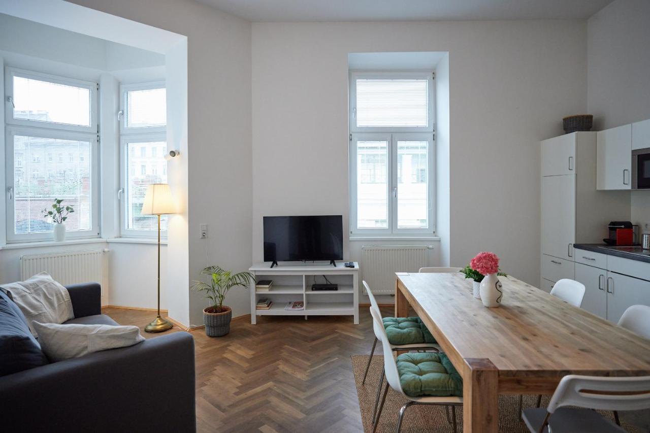 Apartment Beautiful Restored - Close To Metro - Ii