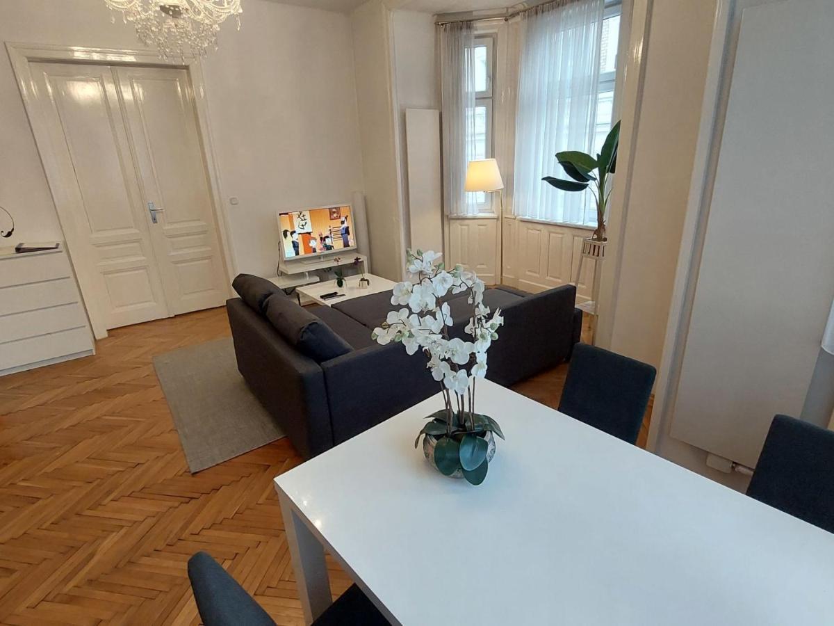 Romantic Living By Interhome *