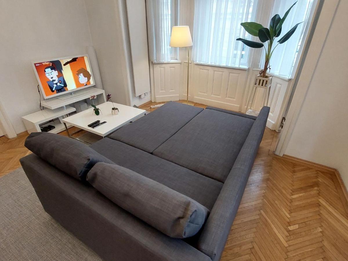 Romantic Living By Interhome Apartment Wien