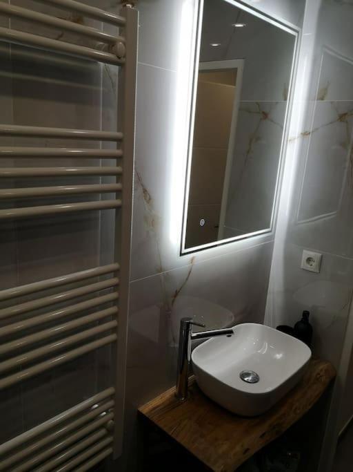 Cozy Renovated Close To Schoenbrunn Palace