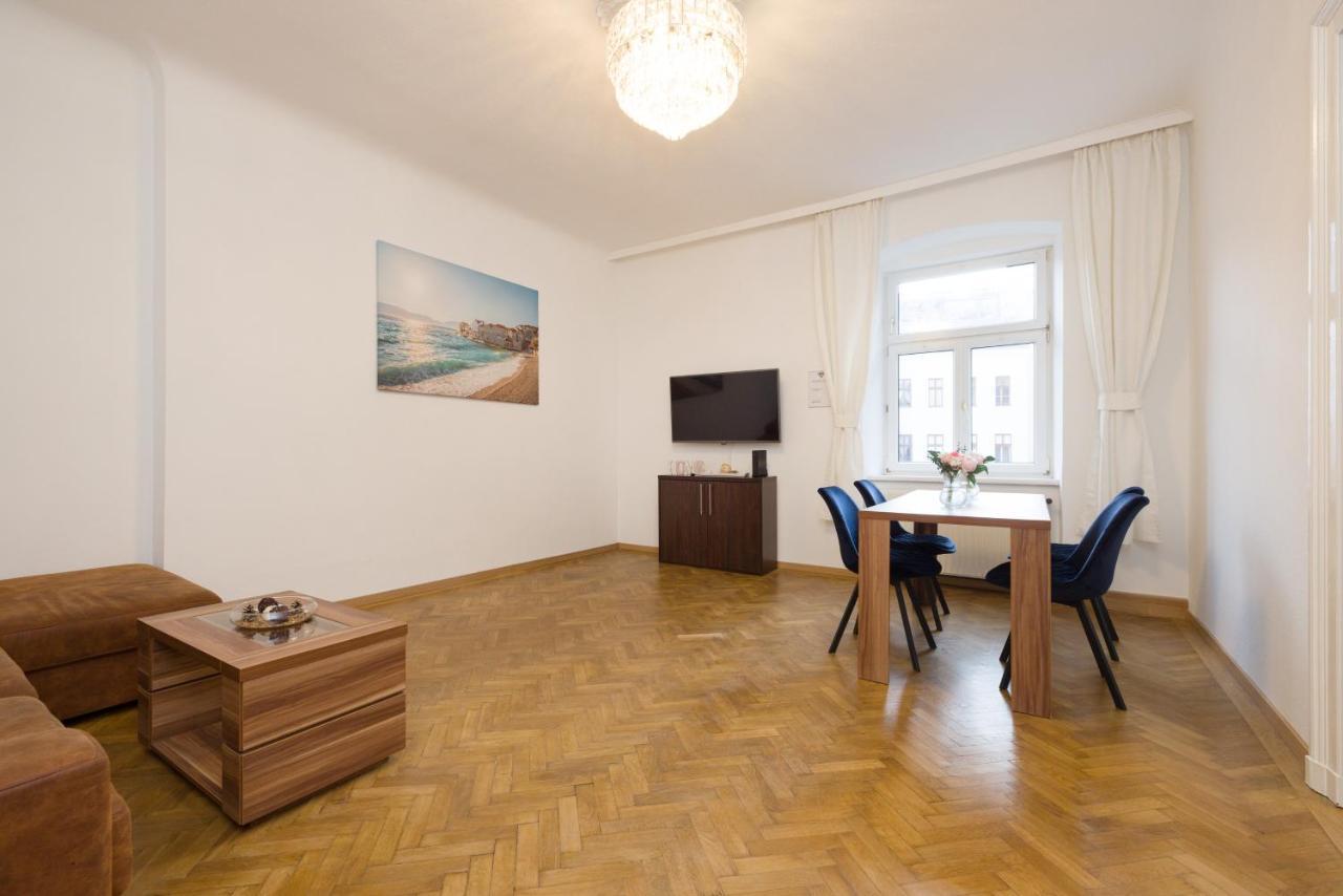 Cozy And Brand New 1 Bedroom In Apartment *
