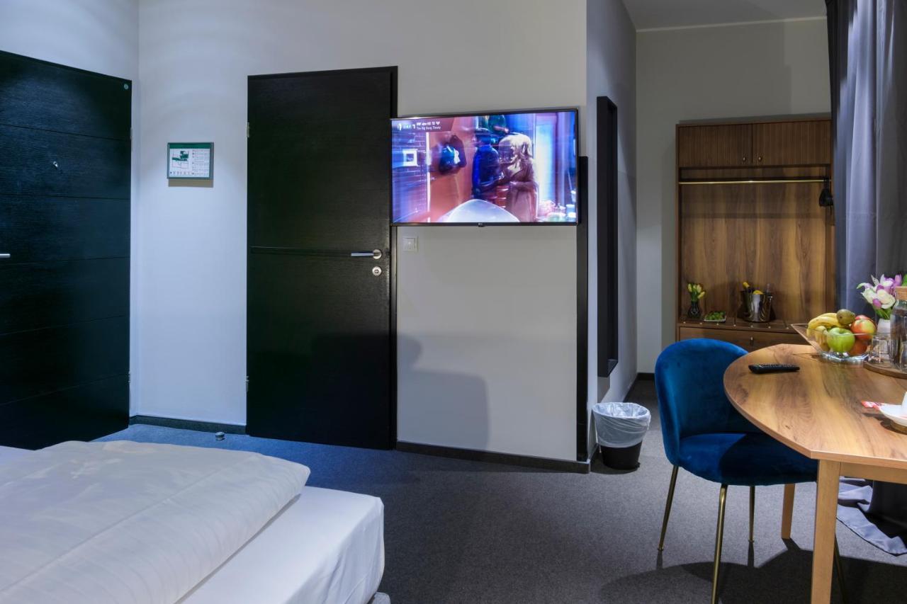 George Hotel