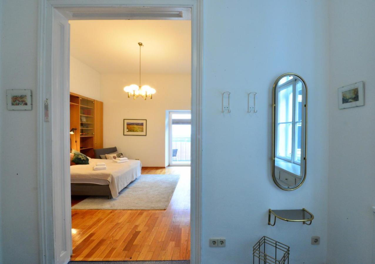 Apartment Charming With Balcony In Hip & Trendy Margareten Vienna