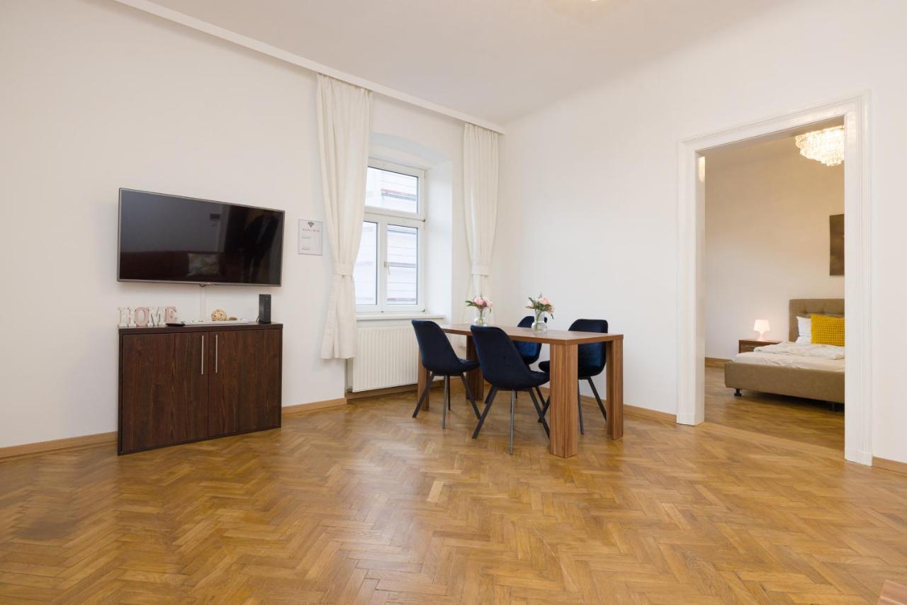 Apartment Cozy And Brand New 1 Bedroom In *