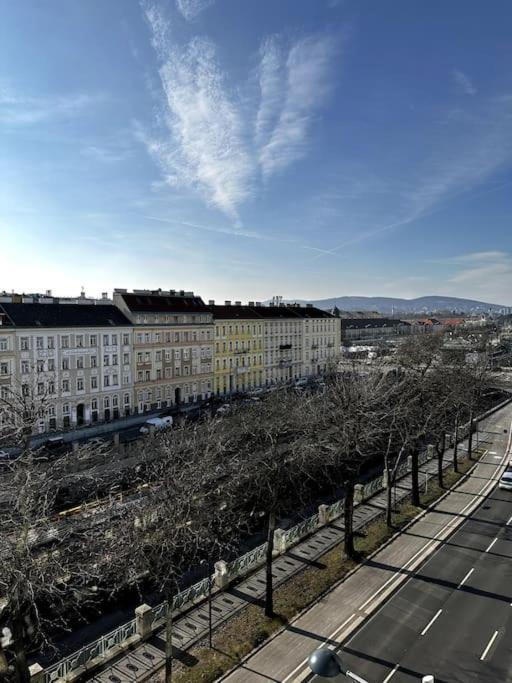 Apartment New! Near Schonbrunn Palace Vienna