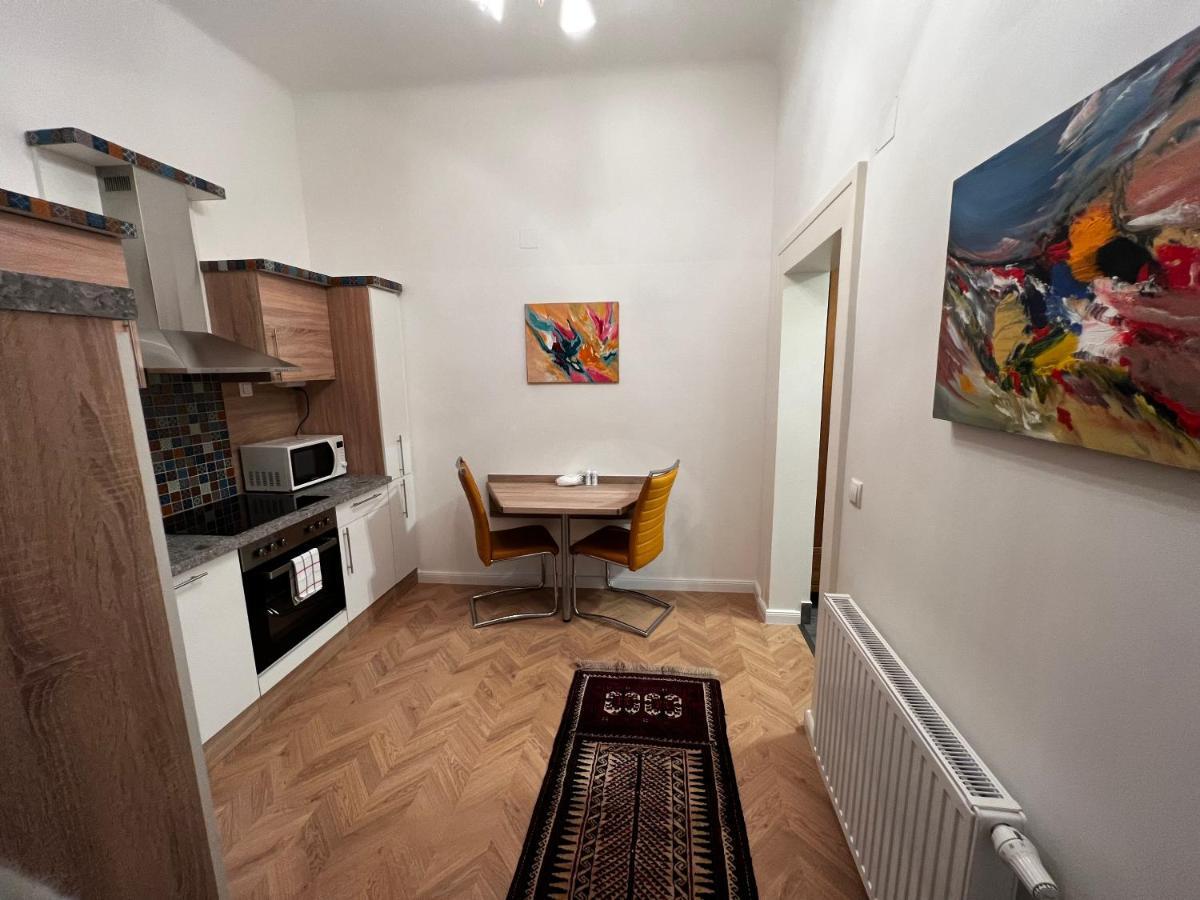 S&e Apartment *