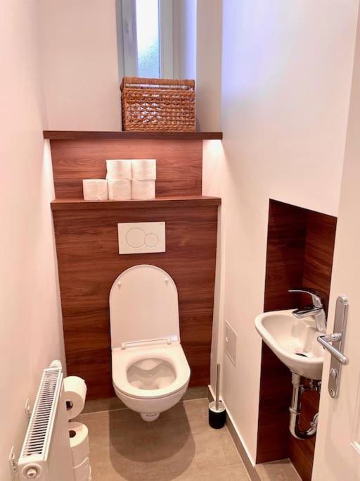 Brand New Spacious & Stylish Aptmt In City-centre
